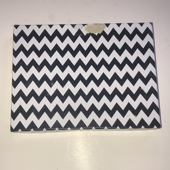 NIB “T” Initial Plate + Wine Stopper Set - Picture 6 of 7